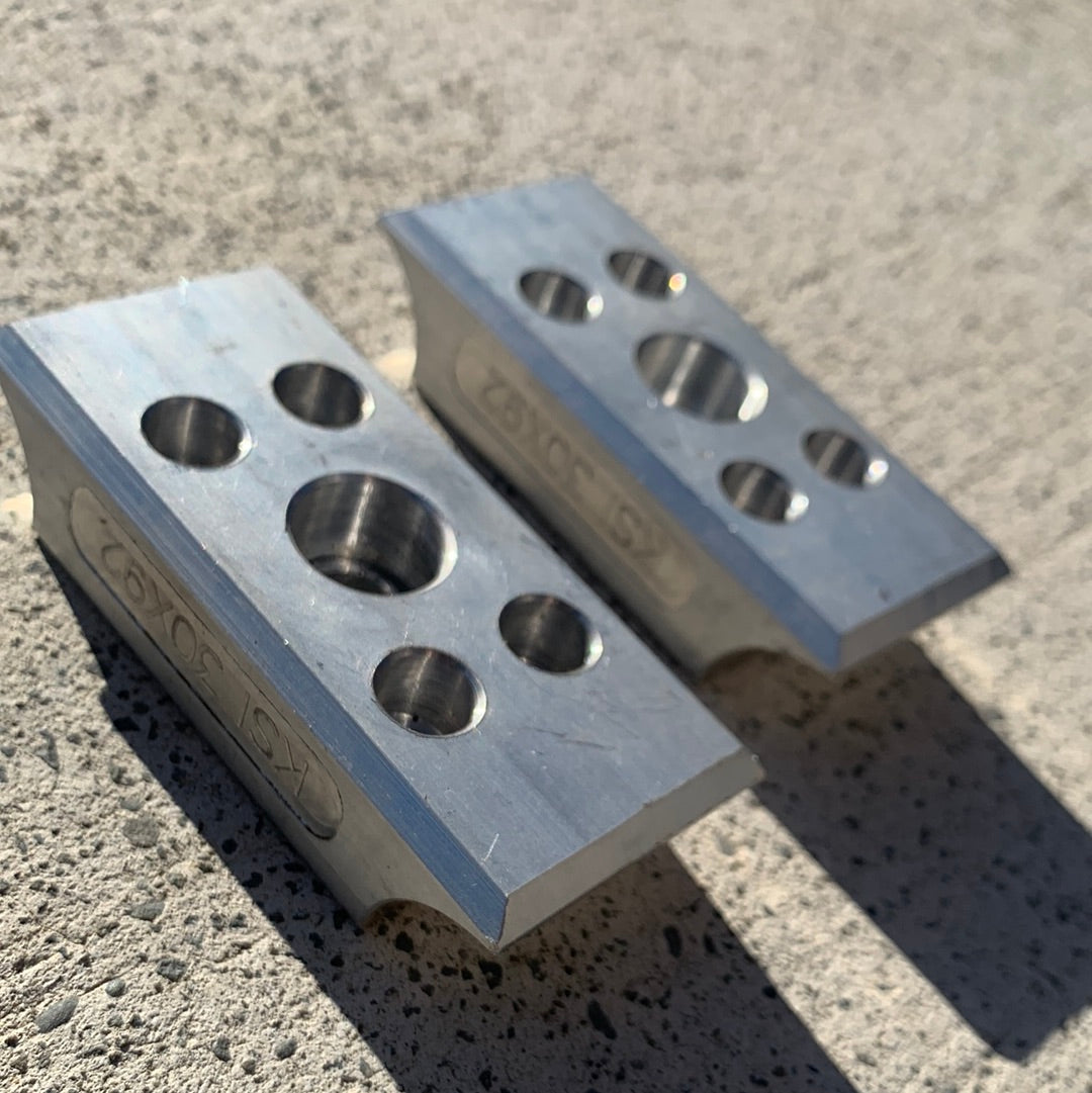 Engine Mount Clamps 92x28 (pair)
